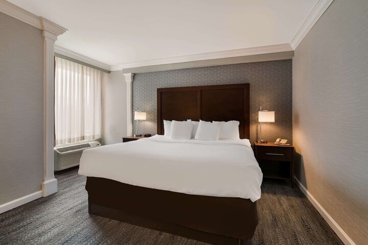Room 20 of 65