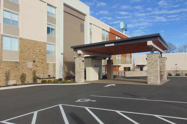 Hotel 3 of 84