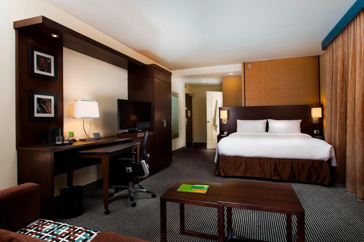 Room 15 of 32