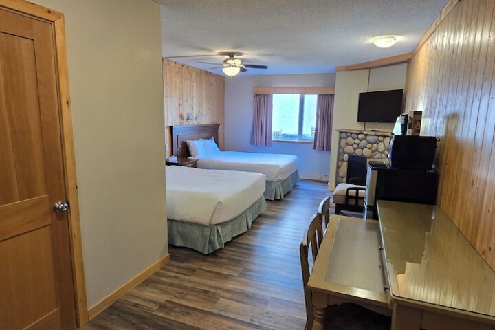 Aspen Village Inn