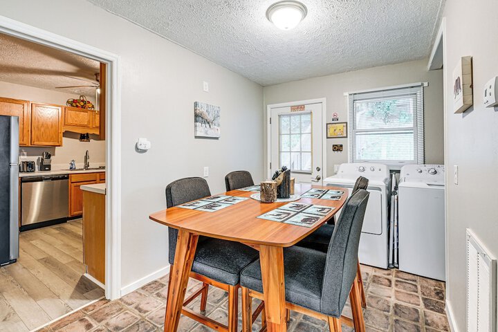 Riverfront Cabin w / Mtn Views in Tuckasegee!