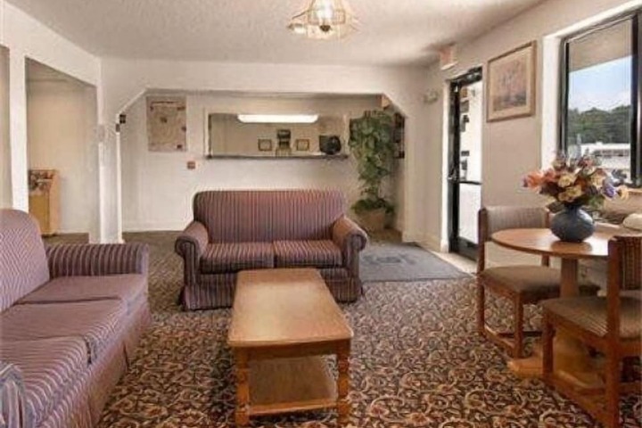 Room 21 of 34