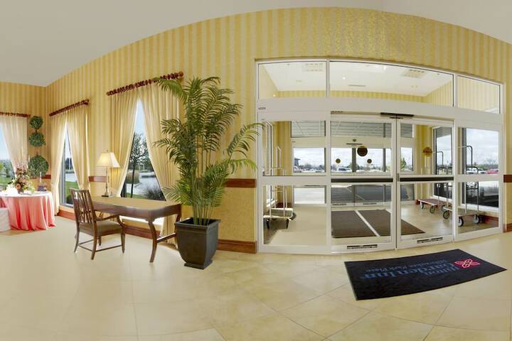 Hotel 2 of 67
