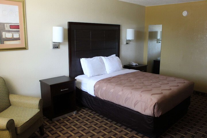 Room 17 of 49