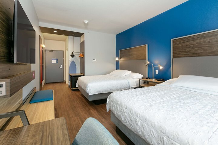 Room 12 of 25
