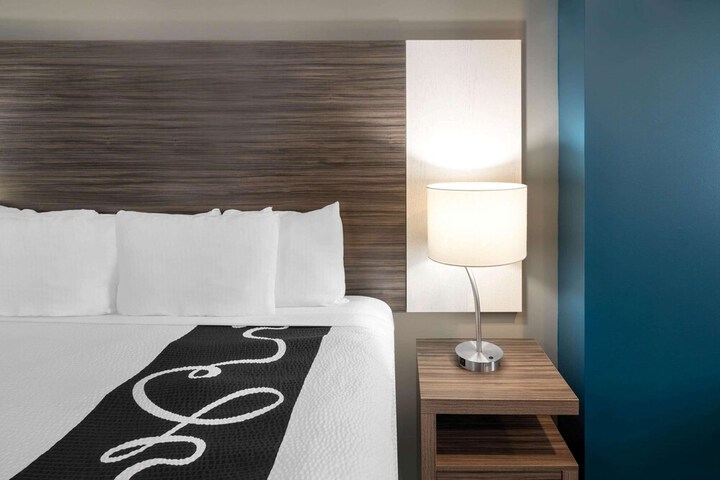 La Quinta Inn & Suites by Wyndham Forsyth