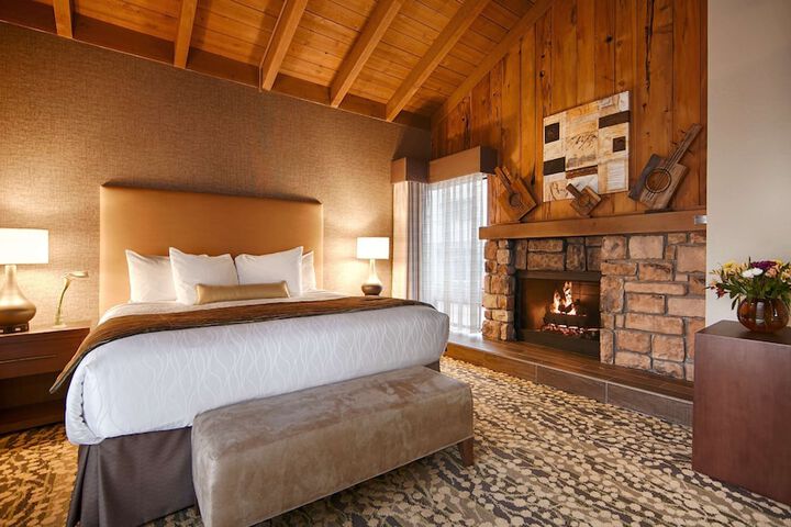 Best Western The Inn & Suites Pacific Grove
