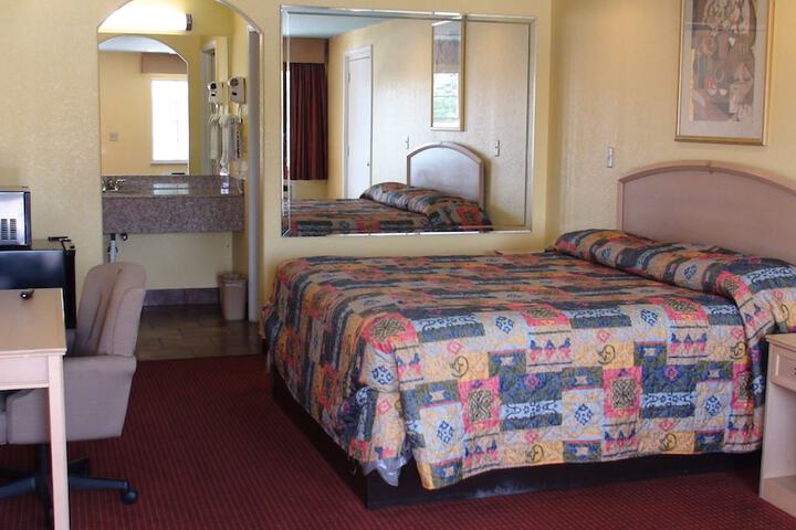 Room 32 of 45