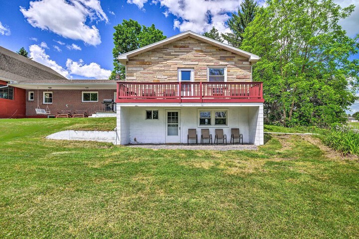 Roomy Montour Falls Retreat w / Private Pool!