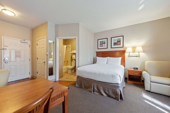 Room 11 of 36