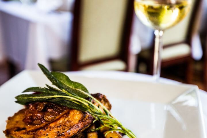 Dining 78 of 103