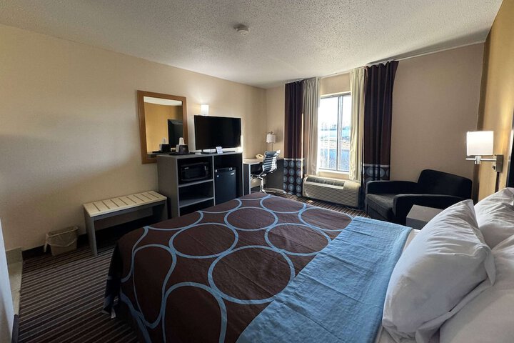 Room 3 of 35