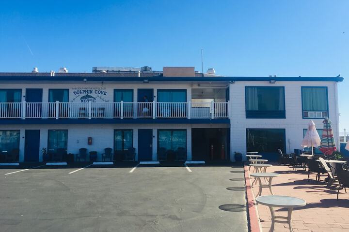 Dolphin Cove Motel