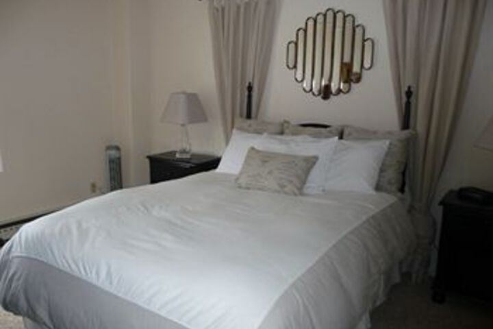The Monticello Hotel
