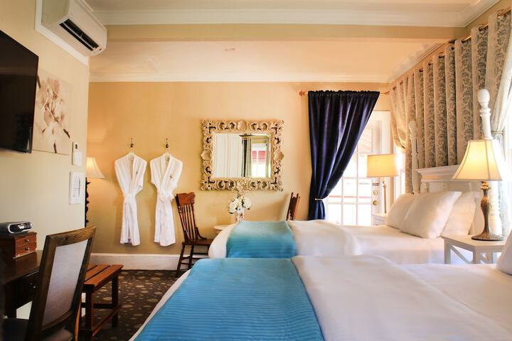The Riverview Hotel