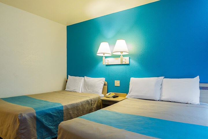 Room 16 of 33