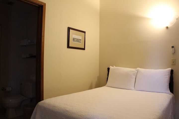 Room 19 of 48