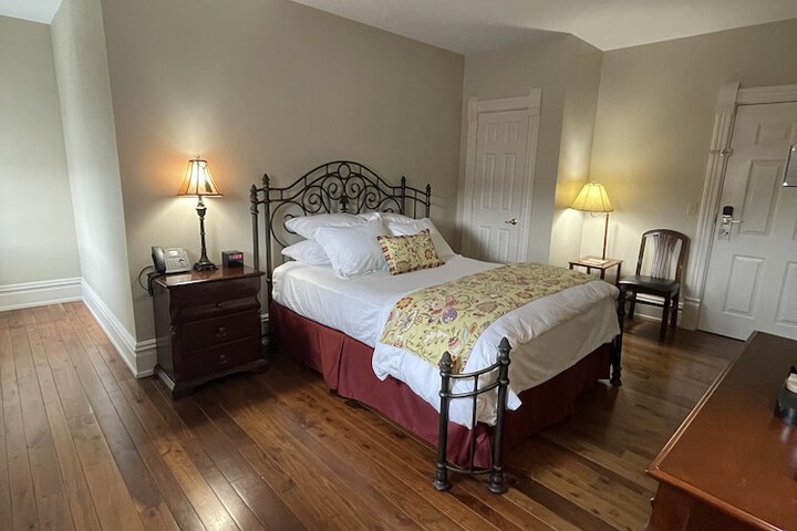 Room 15 of 44