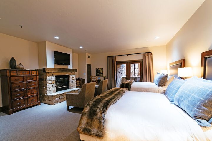 Room 303 of 500