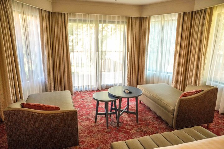 Room 74 of 118