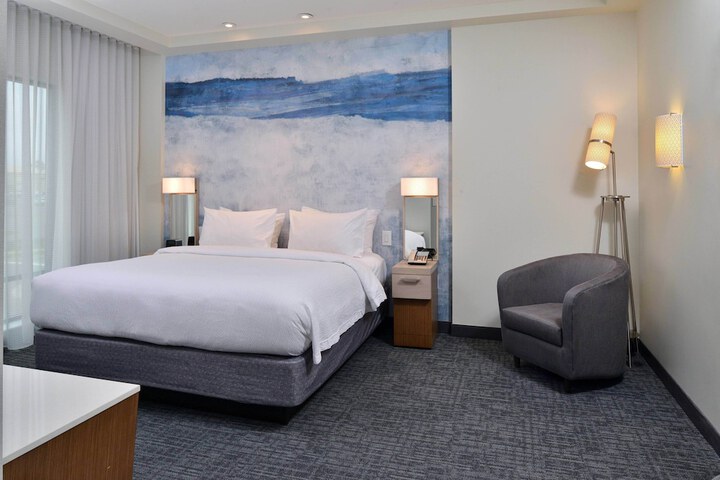 Room 33 of 59