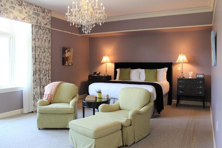 The Bruce Hotel