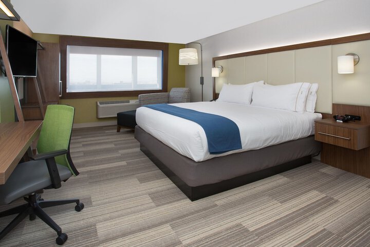 Holiday Inn Express & Suites Decatur by IHG