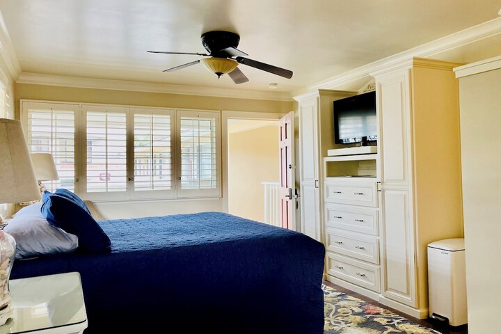 Room 7 of 10