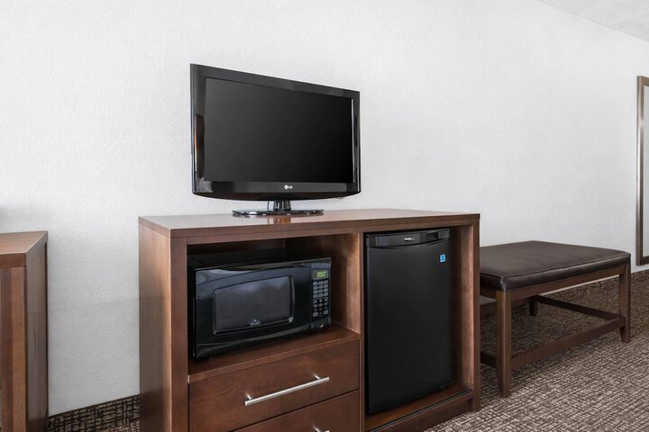 Comfort Suites Baymeadows Near Butler Blvd