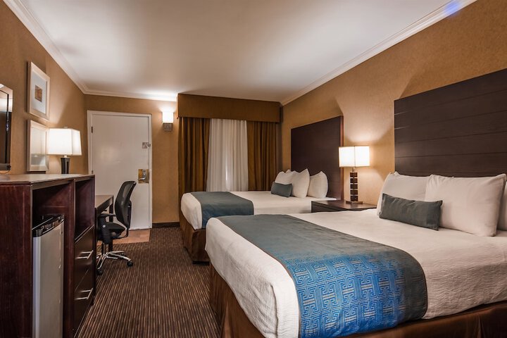 Room 34 of 61