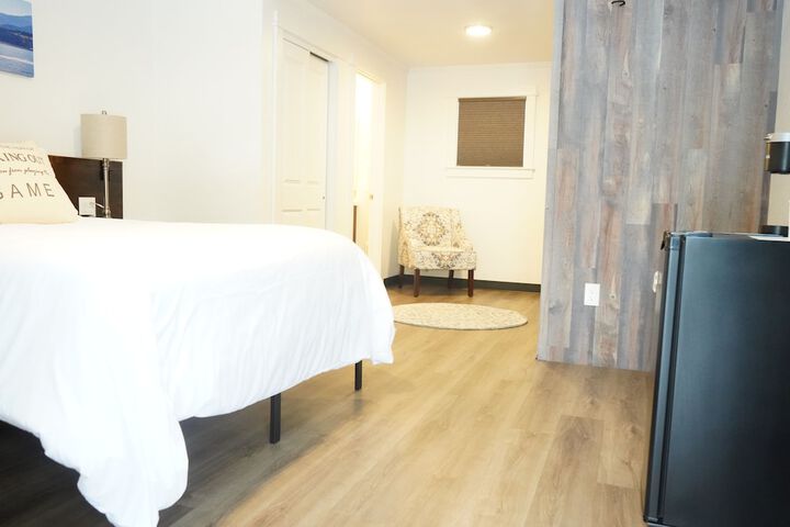 Room 9 of 27