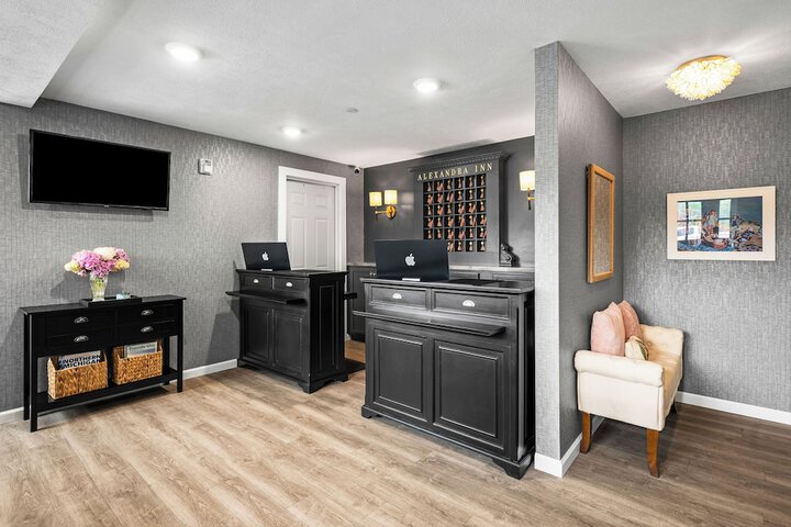 Hotel 11 of 108