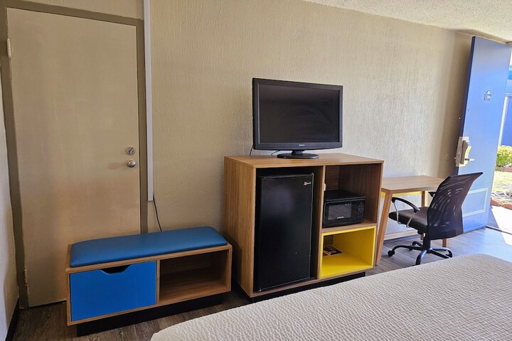 Days Inn by Wyndham Washington