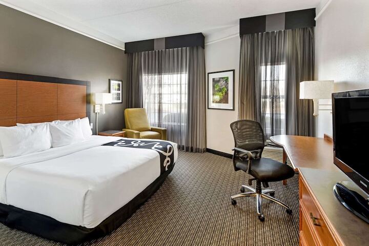 Room 19 of 34