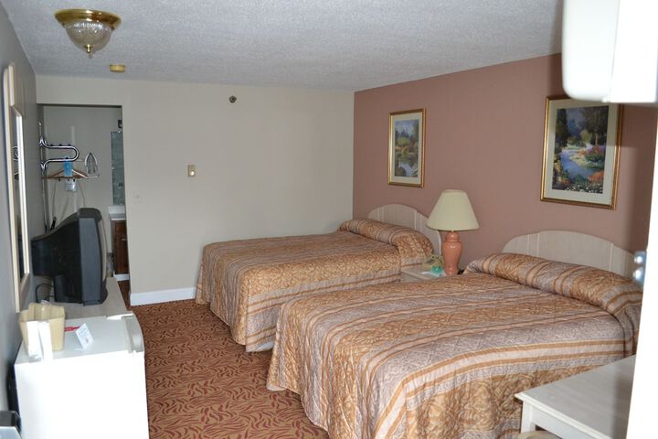 Room 7 of 18