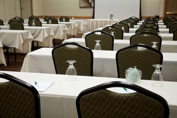 Country Inn & Suites by Radisson Mankato Hotel and Conference Center, MN