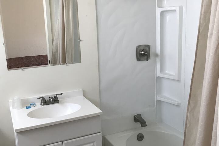 Room 14 of 16