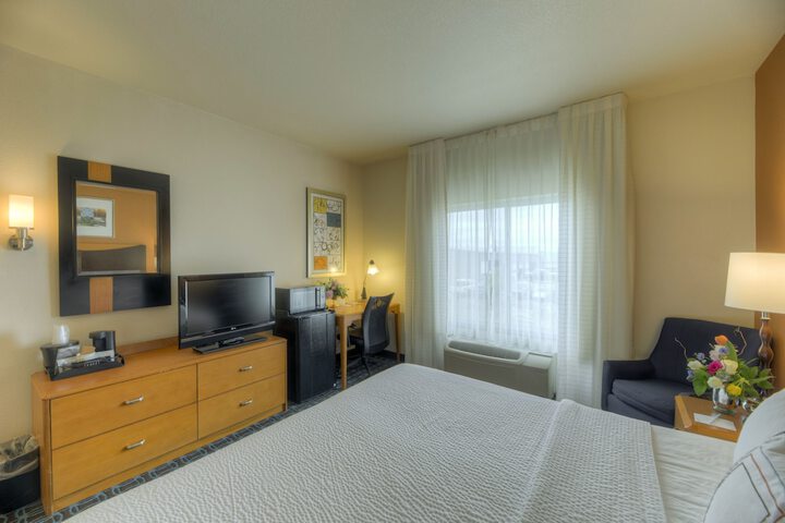 Room 13 of 37