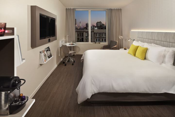 Room 46 of 83