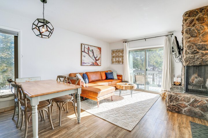 Condo w / Balcony & Views - Steps to Ski Shuttle!