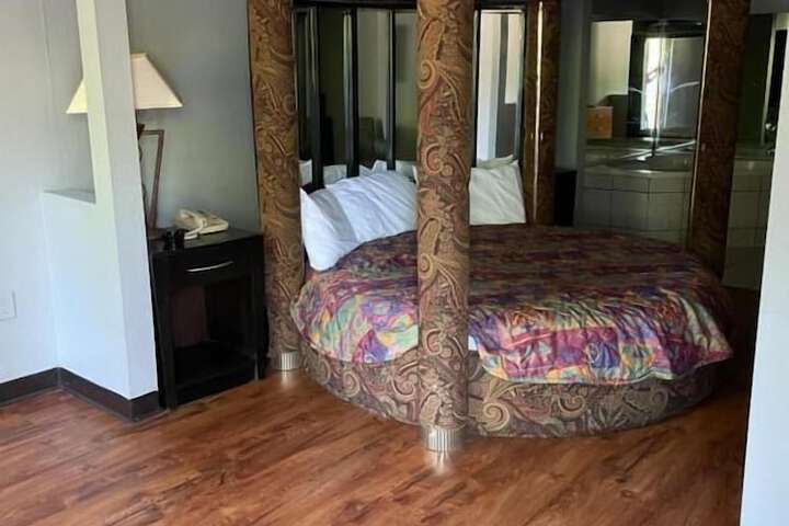 Room 14 of 29