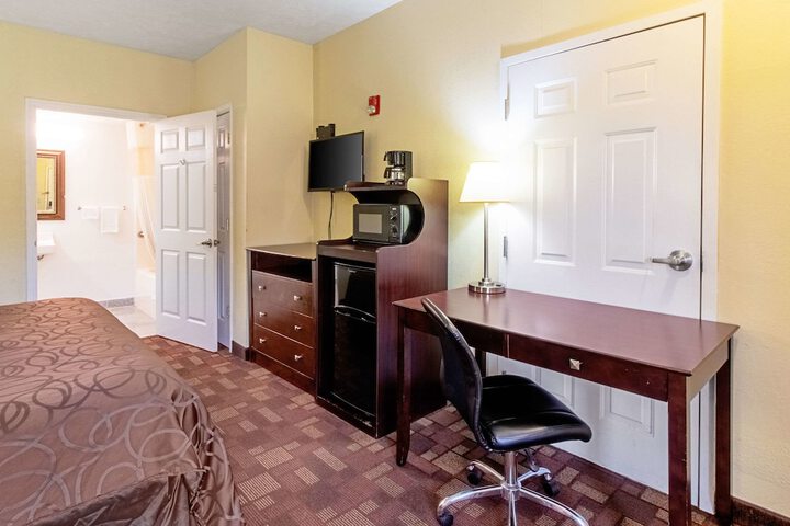Quality Inn & Suites Dickson