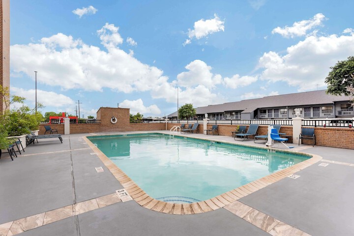 Pool 5 of 34