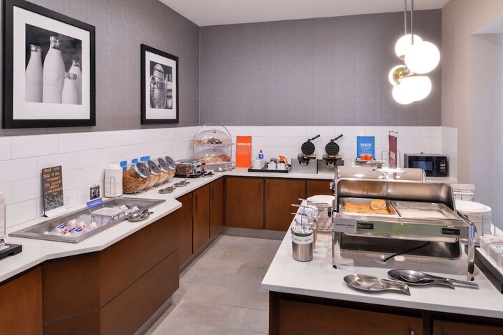 Breakfast/Coffee Service 56 of 62