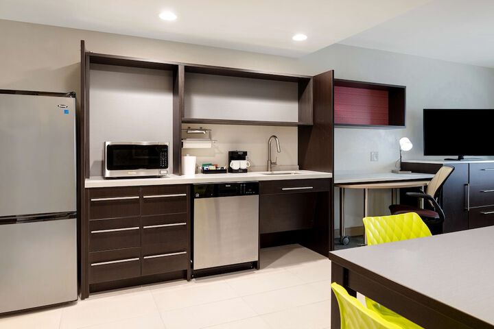 Room 34 of 40
