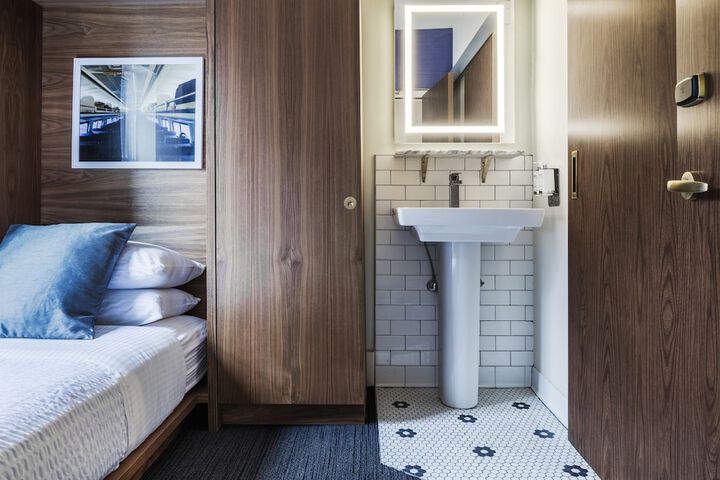 Room 21 of 36