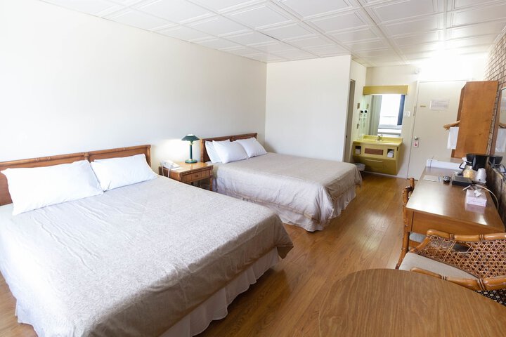 Room 33 of 39