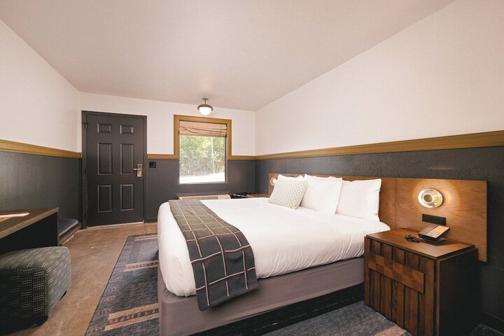 Room 43 of 71