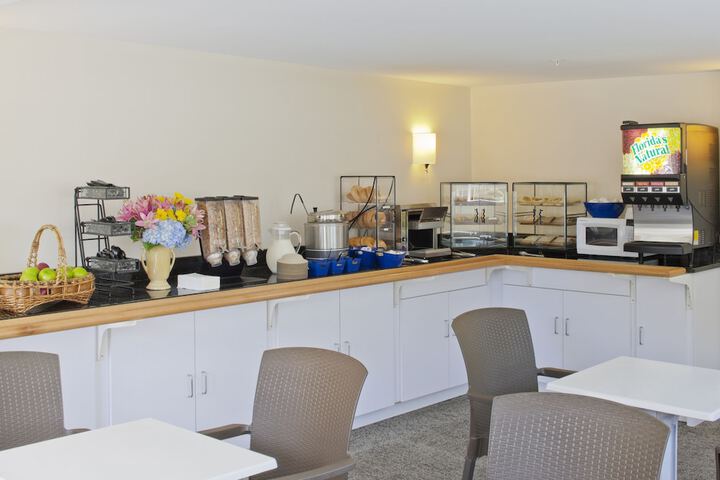 Breakfast/Coffee Service 91 of 106