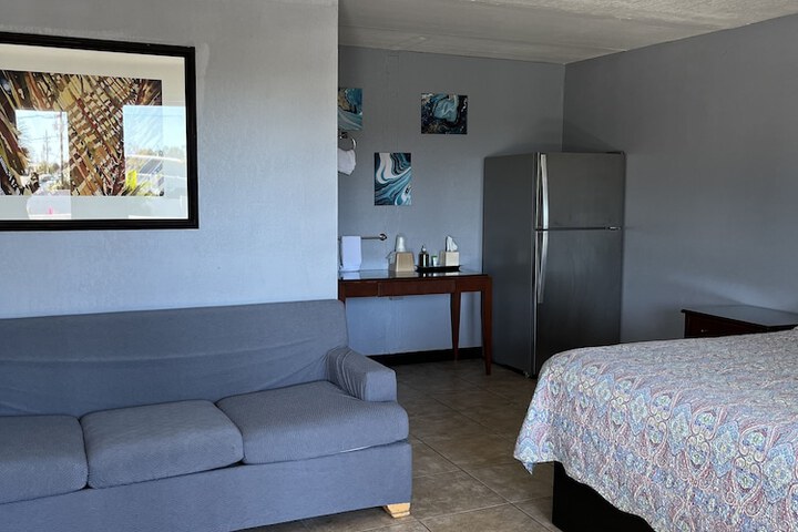 Room 15 of 34